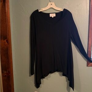 Olive & Oak Black V-Neck Asymmetric Hem Tunic